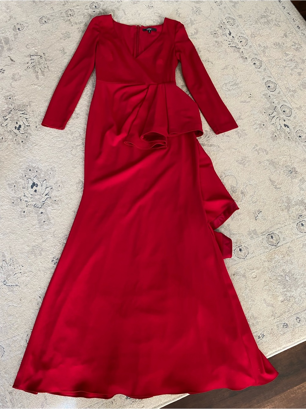 Badgley Mischka Floor Length Gown Cascading Skirt Plunge Neckline Red Size 6